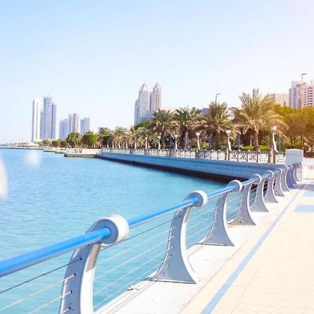 Corniche Street - For Males "Peaceful Bed Space" Abú Dhabí Exteriér fotografie